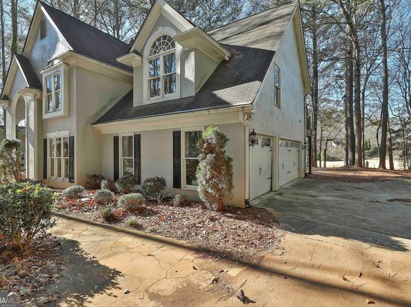 35 Spring Valley Ct, Newnan, GA 30265