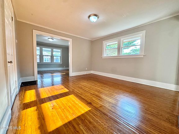 4th image of 1117 Nevada St