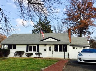 363 Wildrose Ave, Bergenfield, NJ 07621