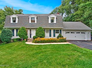 7 Sunny Brook Ln, Dallas, PA 18612