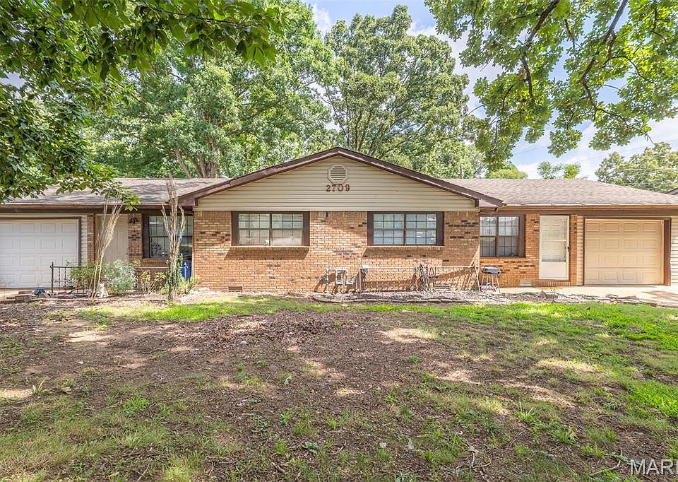 1st image of 2709 Oakmoore Dr