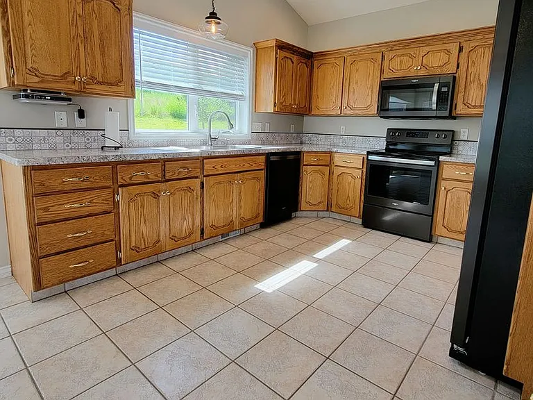 5204 E 65 S — Photo 26