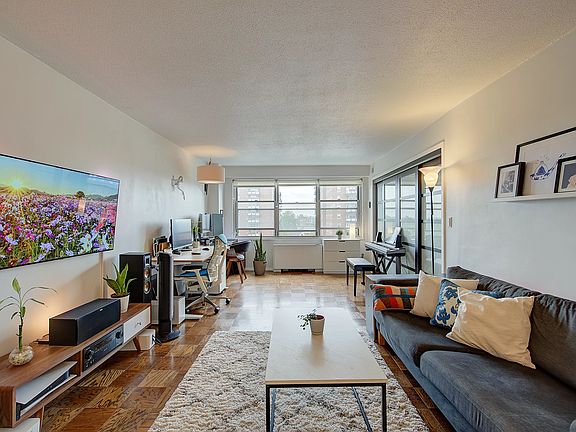 4th image of 70-31 108th St #8K