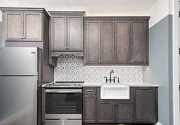 3rd image of 197 Metropolitan Ave #610A