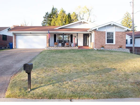 2285 Belfast Dr, Florissant, MO 63033