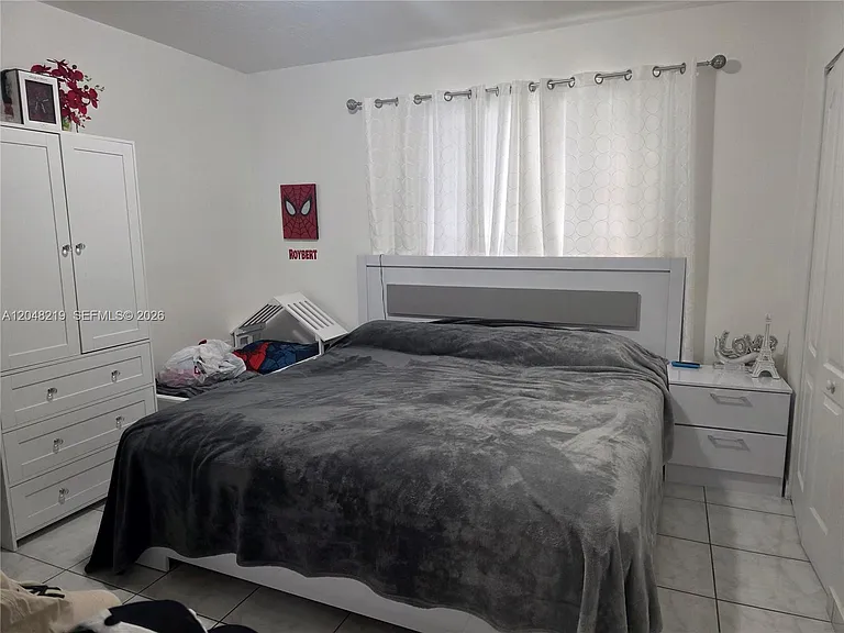 523 W 68th St #5 — Photo 20