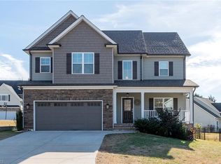 7111 Smokerise Ln, Kernersville, NC 27284