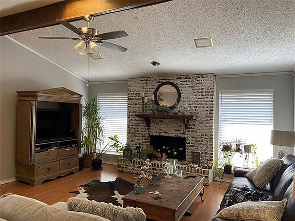 2nd image of 2820 Clear Springs Dr