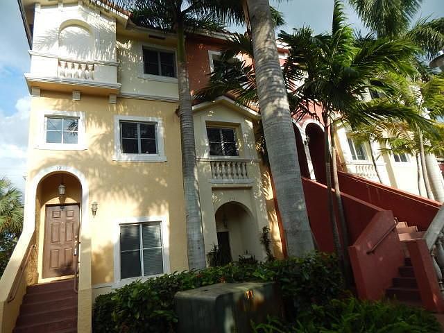 1st image of 121 Bayfront Dr