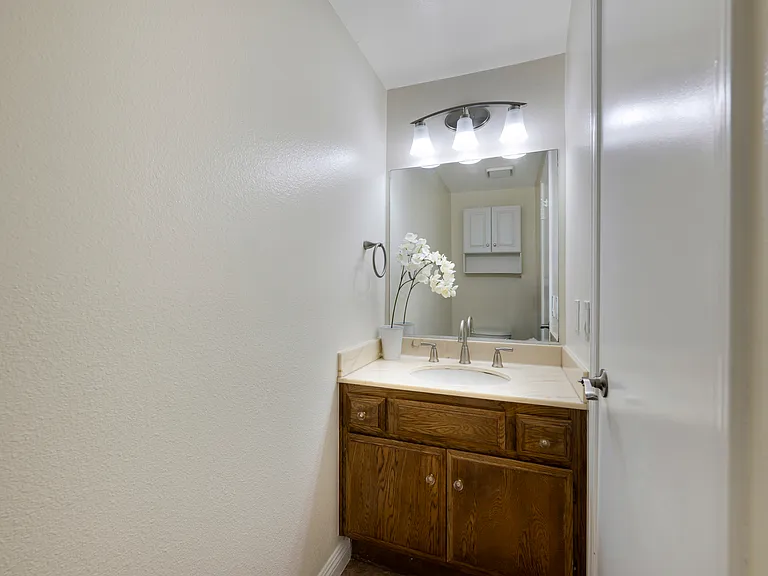 319 Molokai Dr — Photo 16