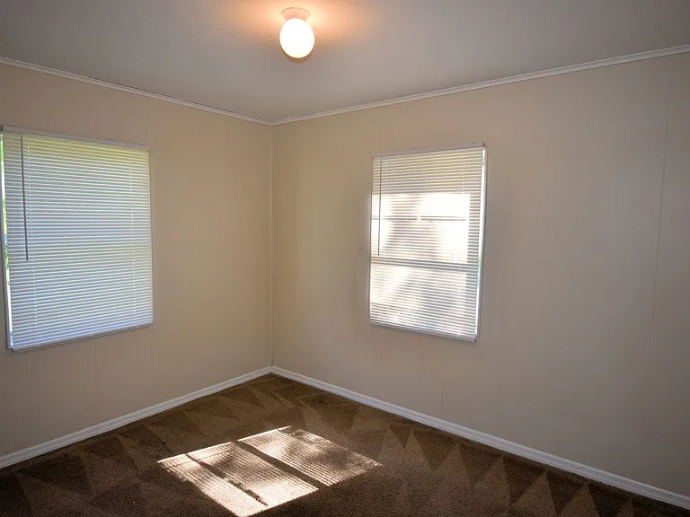319 Montgomery Ave — Photo 6