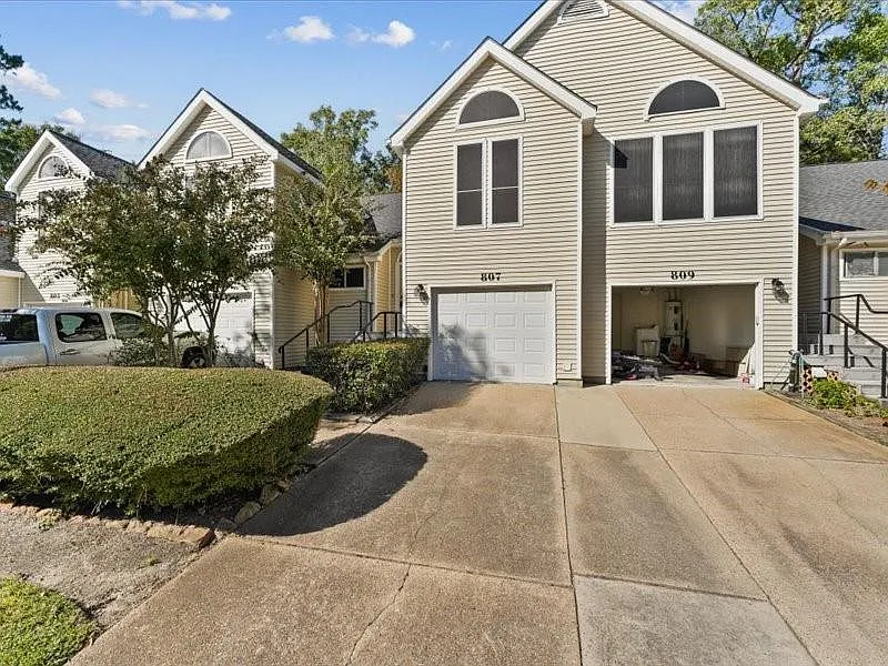 3317 Golden Trails Dr #807