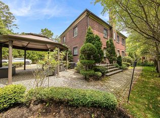 1015 Arcadian Way, Fort Lee, NJ 07024