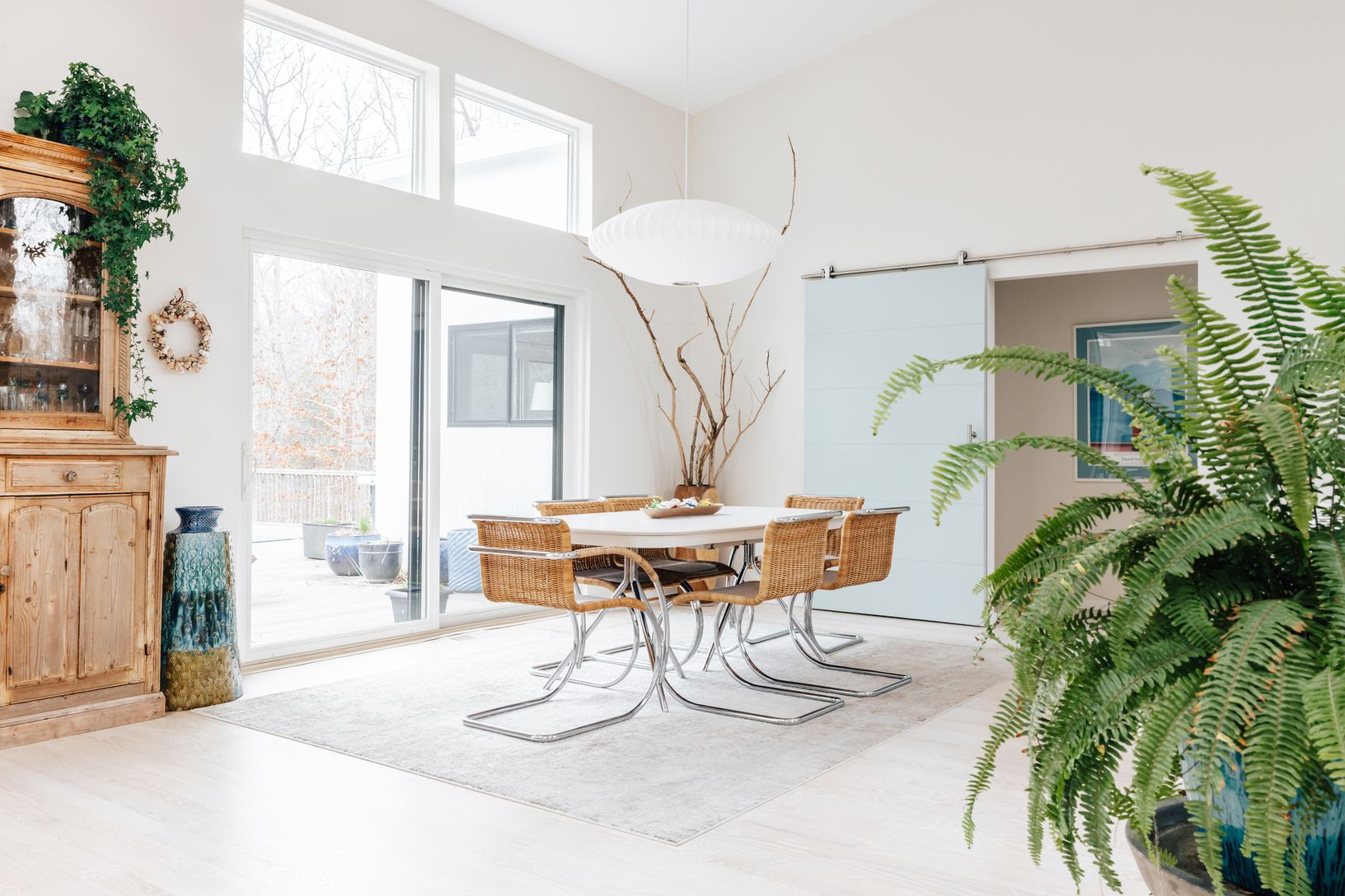  BoConcept dining table extendable to 10 people