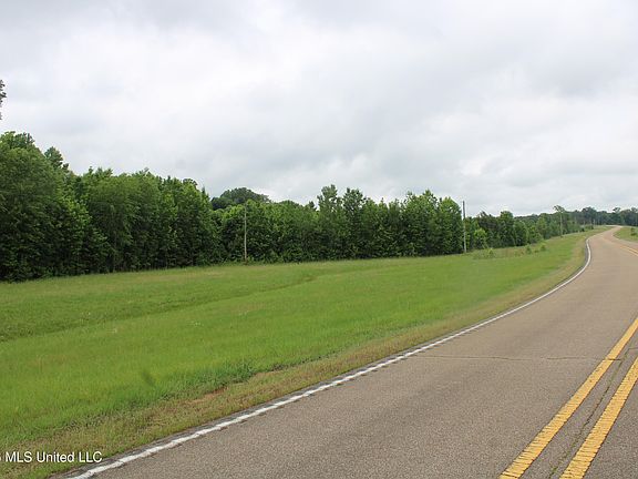 2nd image of 4 Eason Farm Rd