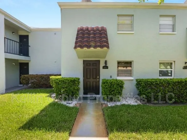 2862 Somerset Park Dr, Tampa, FL 33613