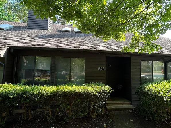 1578 Birnam Dr, Charlottesville, VA 22901