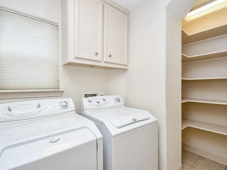 1515 Hyde Park Blvd #39 — Photo 29