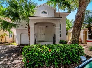 9969 NW 9th Ct, Plantation, FL 33324