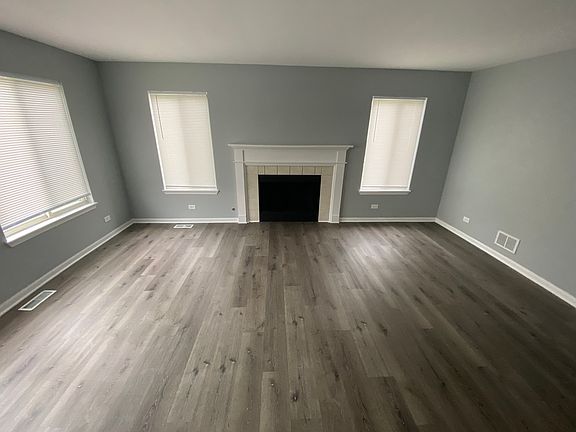 4th image of 1253 E Essex Ct