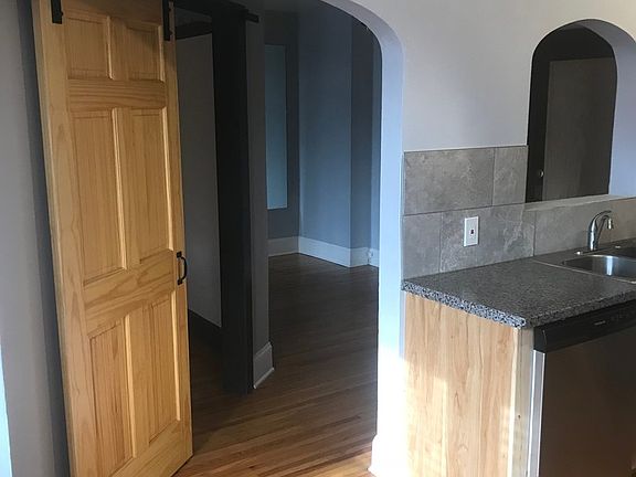 2nd image of 1001 E 28th St APT 105