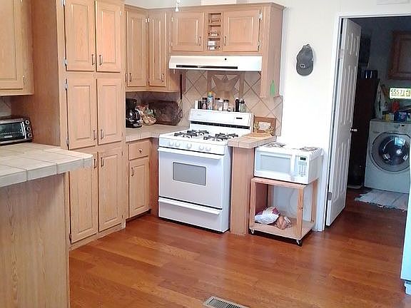 4th image of 1308 Otter Ln