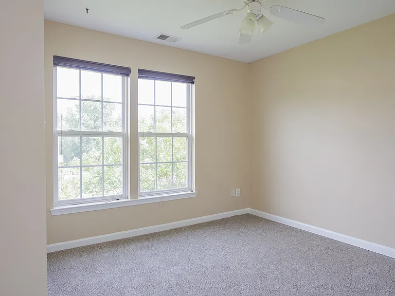 500 Monroe Point Dr — Photo 30