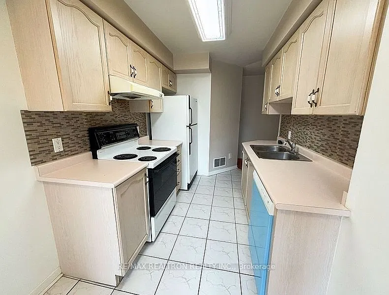 3 bed, $2,950 — Photo 4
