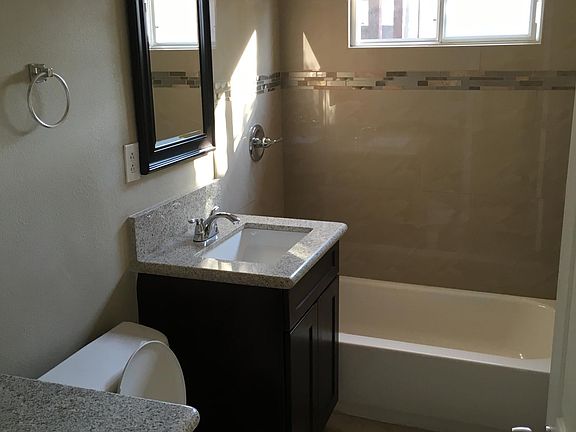 4th image of 570 Karen Way