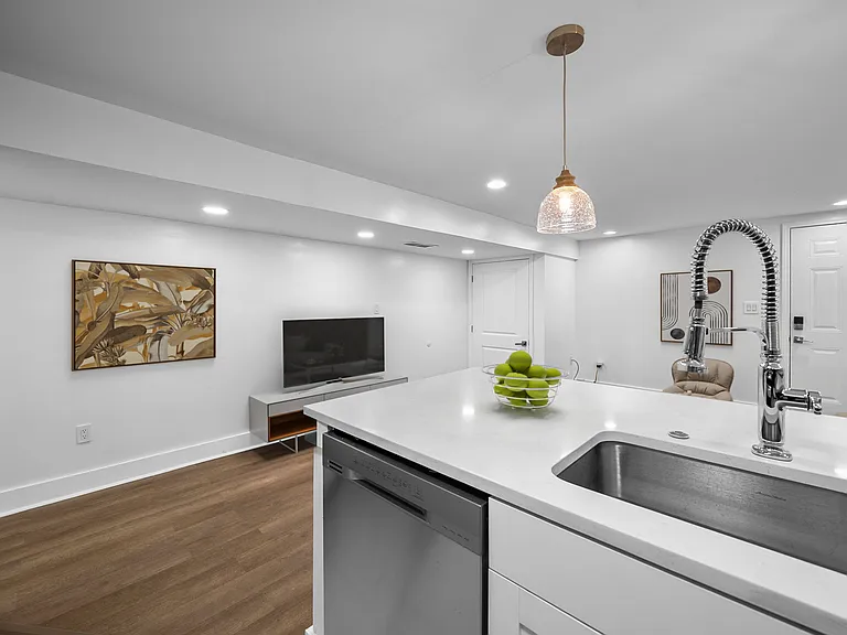 4159-4161 Hartford St #B — Photo 10