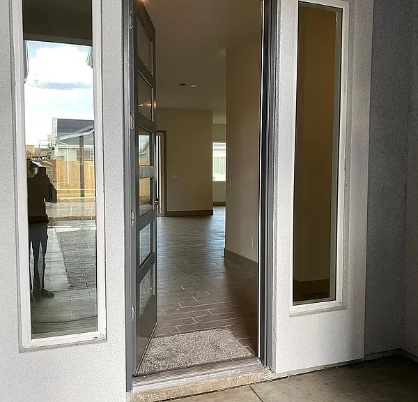 2467 Valverde Dr — Photo 3