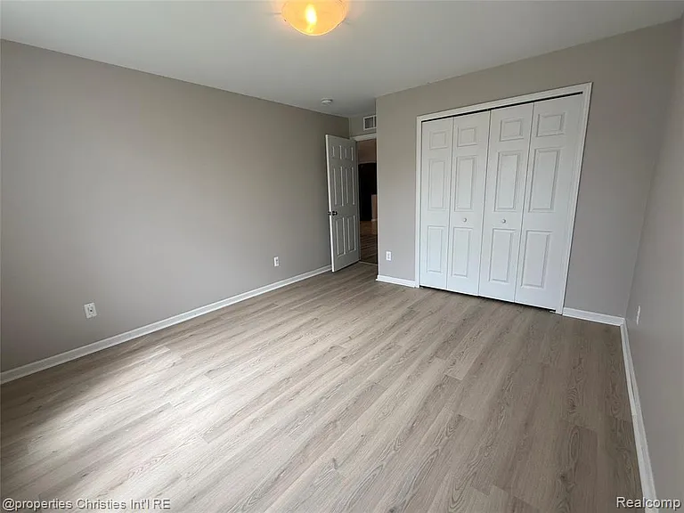 8413 Heywood Cir — Photo 22