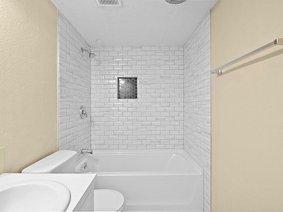 3rd image of 1812 Lawndale Ave #A