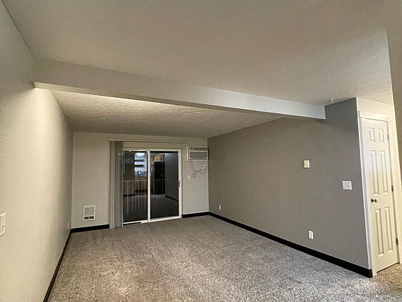 4th image of 15524 E 4th Ave APT 27