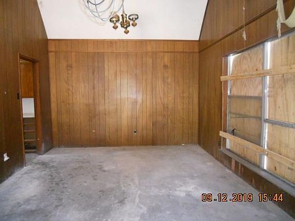 3rd image of 316 Pioneer Trl