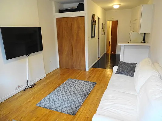 Rented by Sky Management | media 17