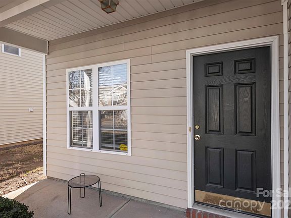 5th image of 13923 Singleleaf Ln