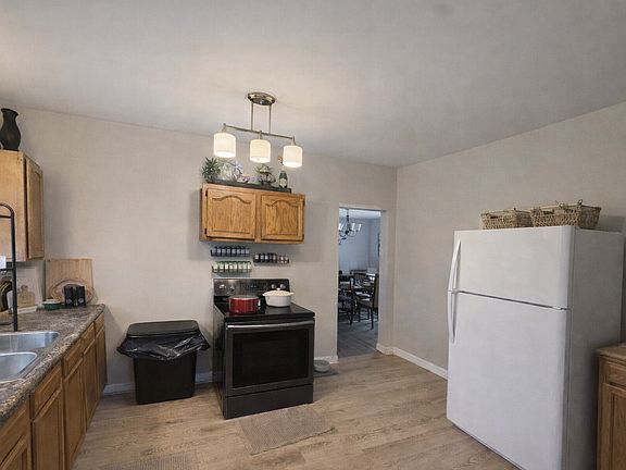 2nd image of 1218 Campbell Ave