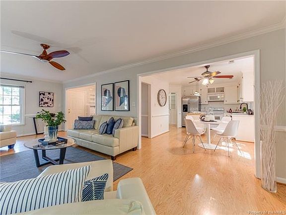 4th image of 3016 Stoney Creek Dr