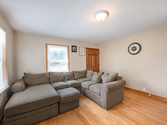 5th image of 416 Highland Ave