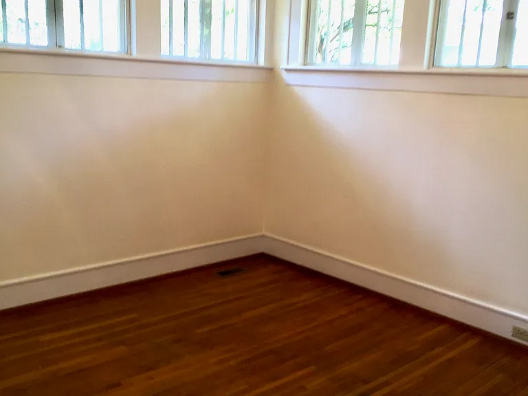 115 Robinson St — Photo 22