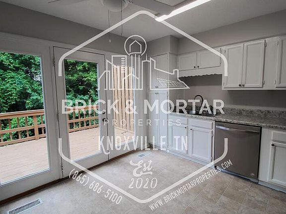 5th image of 4045 Heather Ct