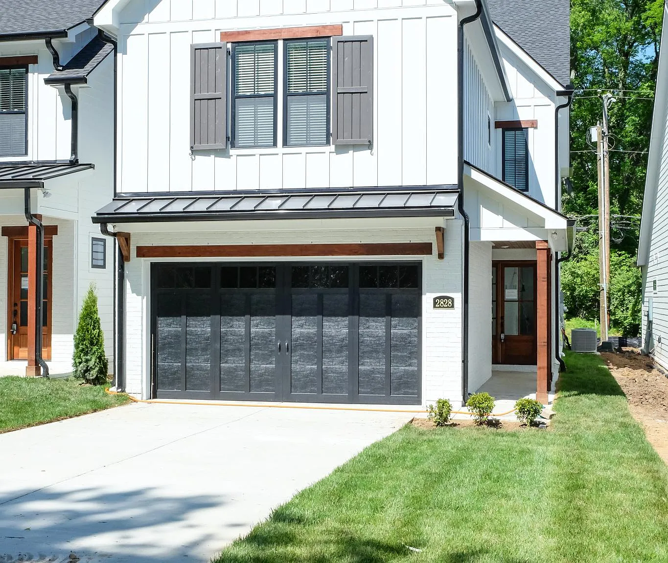 4 bed, 3.5 bath, 2627 sqft, $4,995 — Photo 2