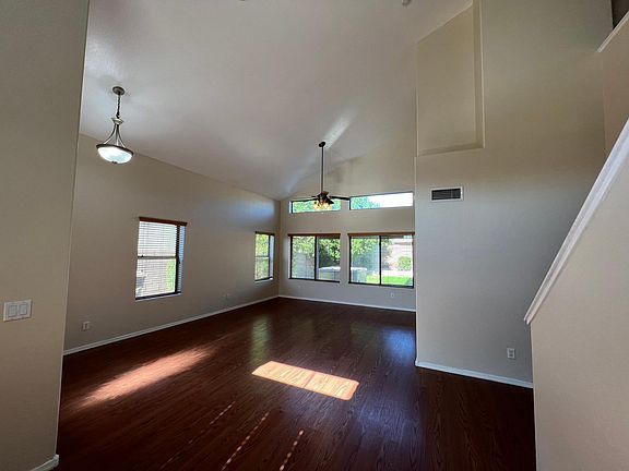 3rd image of 13524 W Keim Dr