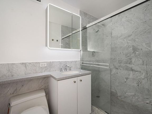 4th image of 1 E Schiller St APT 3C