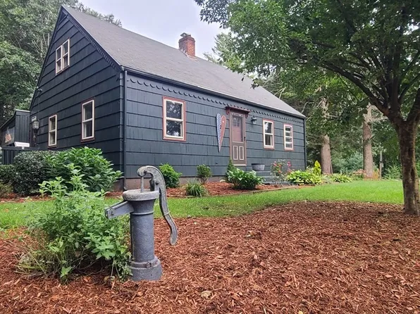 15 Foster St, Oxford, MA 01540