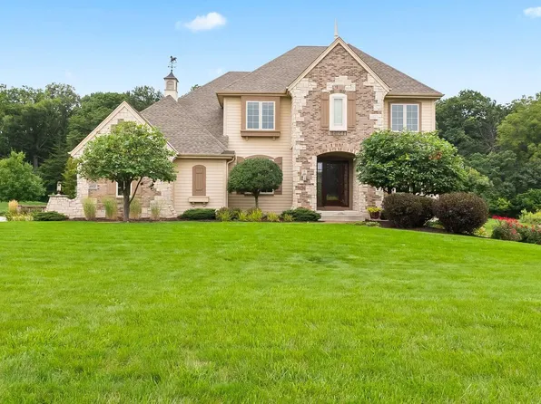 19920 West Mill Creek TRAIL, New Berlin, WI 53146