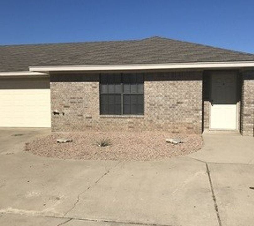 1st image of 916A McDaniel Cir