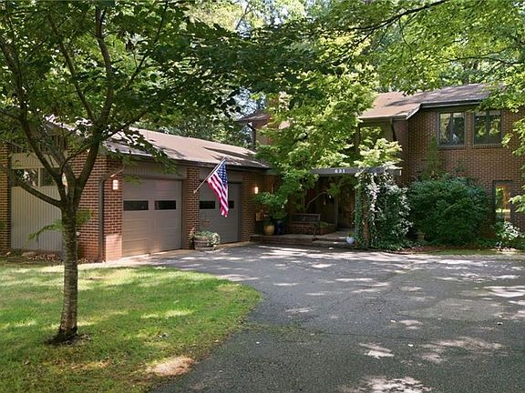5th image of 631 Lichfield Rd