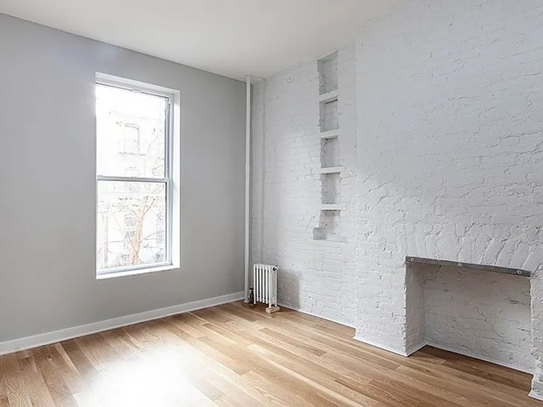 524 Putnam Ave #1R — Photo 2